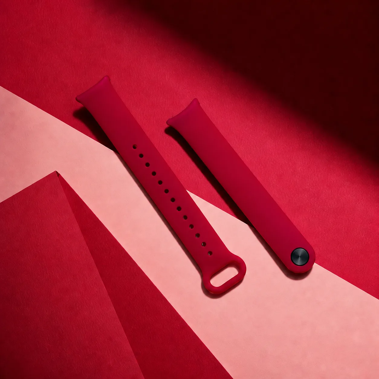دو قطعه بند سیلیکونی قرمز Mi Band 10 با قفل دکمه‌ای مشکی