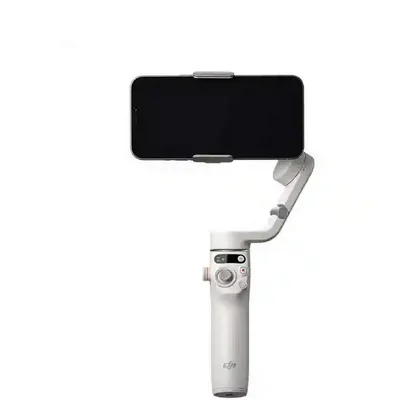گوشی افقی نصب‌شده روی گیمبال سفید DJI Osmo Mobile 6