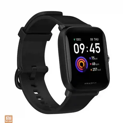 طراحی بدنه و بند شیائومی Amazfit Bip U Pro ساعت Amazfit Bip U Pro مشکی از نمای سهرخ با بند قابل تنظیم