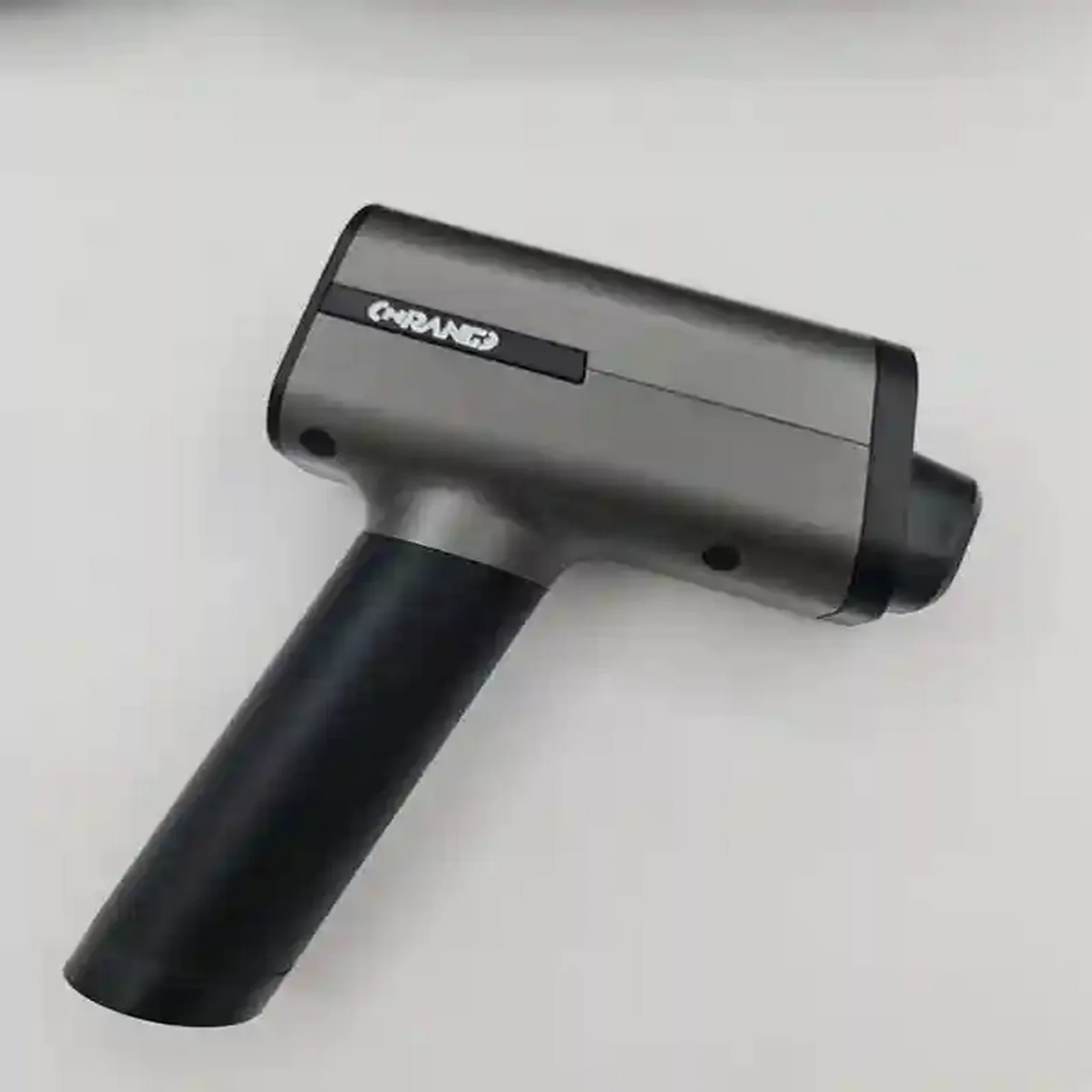 نمای اصلی ماساژور تفنگی Gun Massage CL-J510 نمای تکی ماساژور تفنگی شیائومی CL-J510 با بدنه خاکستری و دسته مشکی