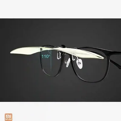 مکانیزم تاشوی کلیپس عینک Xiaomi TS Clip On کلیپس محافظ چشم شیائومی TS نصبشده روی عینک طبی و بازشده تا ۱۱۰ درجه