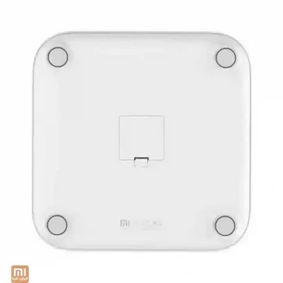 نمای زیر ترازو هوشمند Xiaomi Scale 2 پشت ترازو شیائومی Mi Body Composition Scale 2 با محفظه باتری و چهار پایه