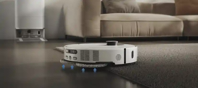 نمودار بالارفتن تی Xiaomi Robot Vacuum 5 کنار فرش نمای کناری جارو شیائومی Robot Vacuum 5 در لبه فرش با فلشهای بالابردن پد تی