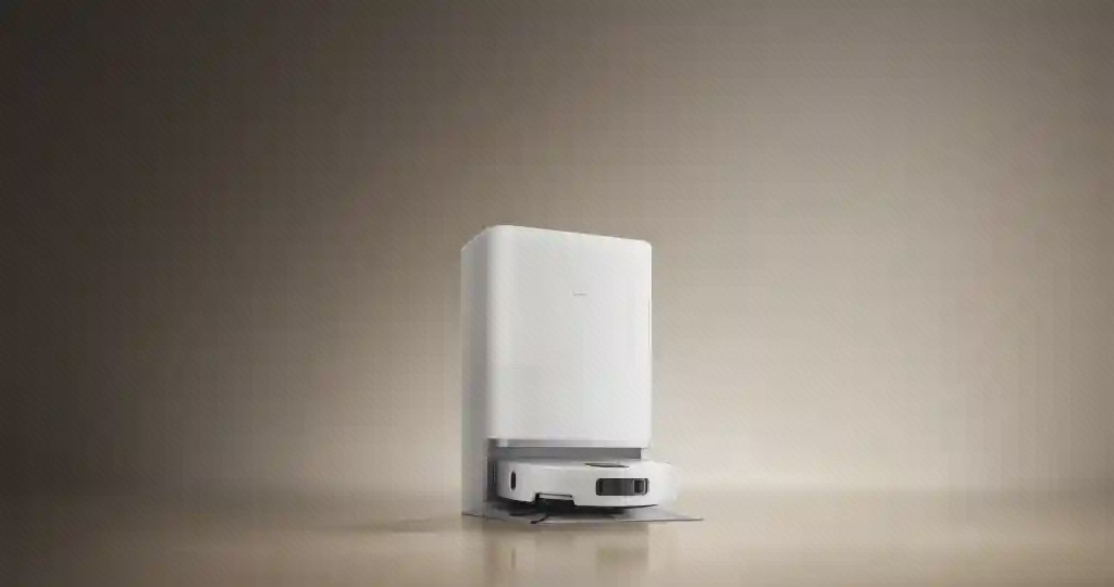 نمای جارو و ایستگاه Xiaomi Robot Vacuum 5 جارو رباتیک سفید شیائومی Robot Vacuum 5 مقابل ایستگاه سفید