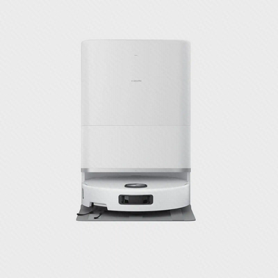 جارو رباتیک سفید Xiaomi Robot Vacuum 5 داخل ایستگاه بلند و هم‌رنگ