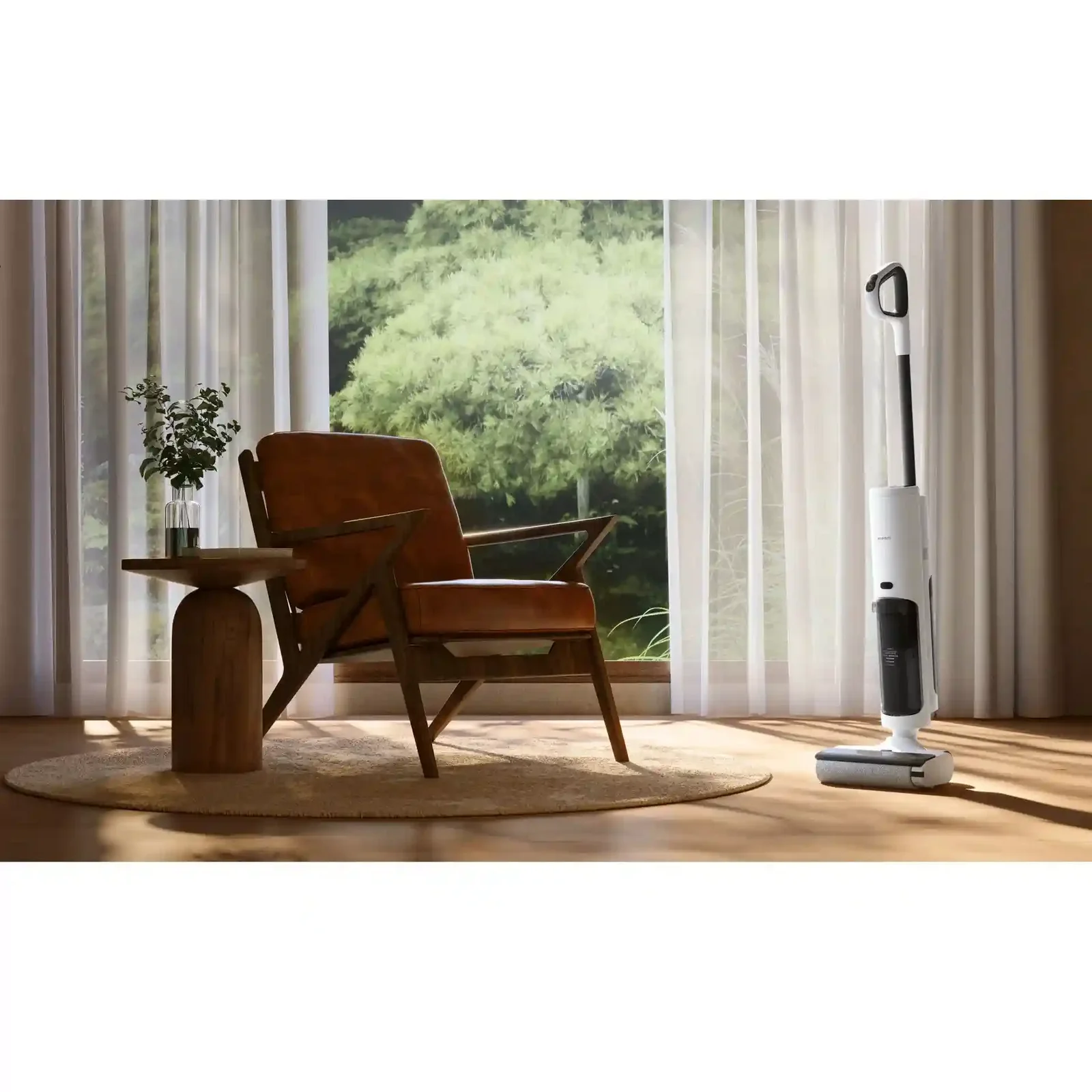 طراحی ایستاده جارو شارژی Xiaomi W20 در خانه جارو آب و خاک شیائومی W20 ایستاده کنار صندلی در اتاق روشن
