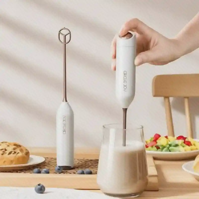 استفاده از همزن Circle Joy CJ-JBB01 داخل لیوان نوشیدنی