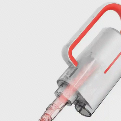 نمای نزدیک بدنه بخارشوی Deerma ZQ610 با دسته قرمز و مسیر داخلی بخار