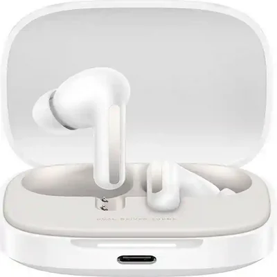 هندزفری سفید Redmi Buds 6 در محفظه شارژ با درپوش باز