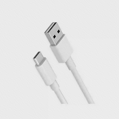 نمای نزدیک کانکتورهای کابل شارژ ۱۸ وات شیائومی کابل شارژ ۱۸ واتی شیائومی USB-A به USB-C سفید
