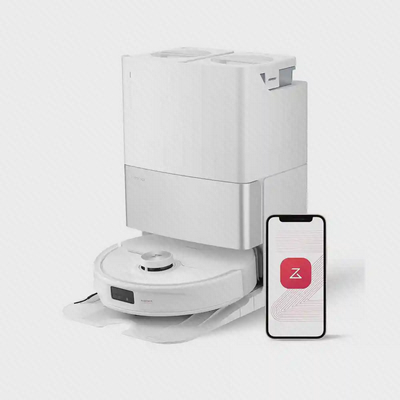 کنترل جارو رباتیک Qrevo Master سفید با اپلیکیشن Roborock Qrevo Master سفید کنار گوشی با اپلیکیشن Roborock