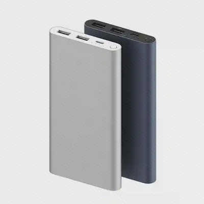 مقایسه رنگ پاوربانک ۲۲.۵ وات Xiaomi PB100DZM پاوربانک ۱۰۰۰۰ شیائومی PB100DZM در رنگهای سفید و سرمهای