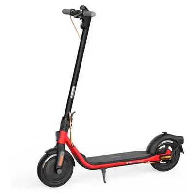 اسکوتر برقی شیائومی Ninebot D38E با فریم قرمز و مشکی از نمای چپ