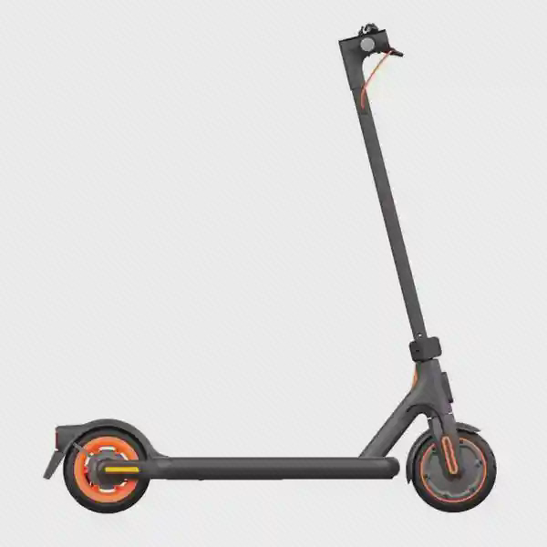 سمت راست اسکوتر برقی شیائومی 4 Go اسکوتر Xiaomi 4 Go از نمای جانبی راست روی زمینه سفید