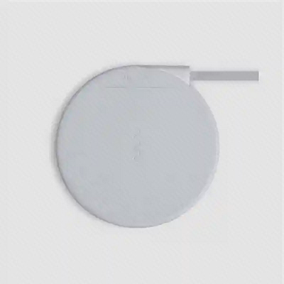 پد گرد سفید VH Qi 10W با کابل تخت شارژر بی سیم شیائومی VH Gi Qi 10W سفید از نمای بالا