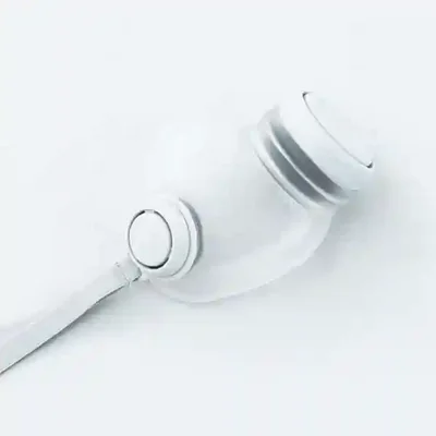 نمای جانبی بدنه سفید ماسک AIRMOTION Woobi Plus