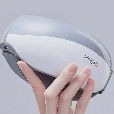 طراحی قابل حمل ماساژور Pangao EYE5 ماساژور چشم جمعوجور Pangao EYE5 در دست کاربر