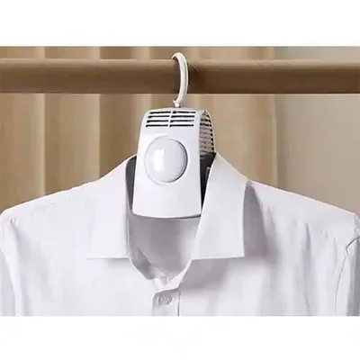 خشک‌کن Smart Frog KW-GYQ01B داخل پیراهن سفید آویزان