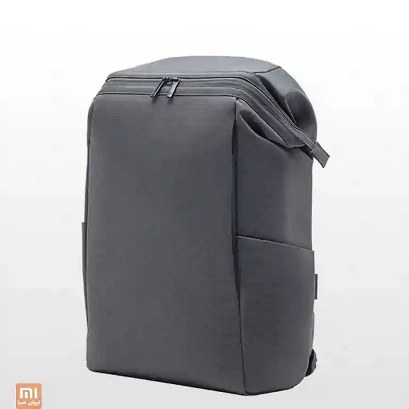 کوله پشتی خاکستری ضد آب Xiaomi 90fen Commuting Bag از زاویه سه‌رخ
