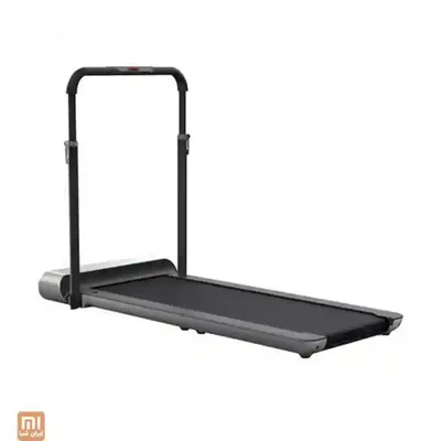 سطح دویدن و دستگیره WalkingPad R1 Pro از روبهرو نمای روبهرو تردمیل شیائومی WalkingPad R1 Pro در حالت استفاده