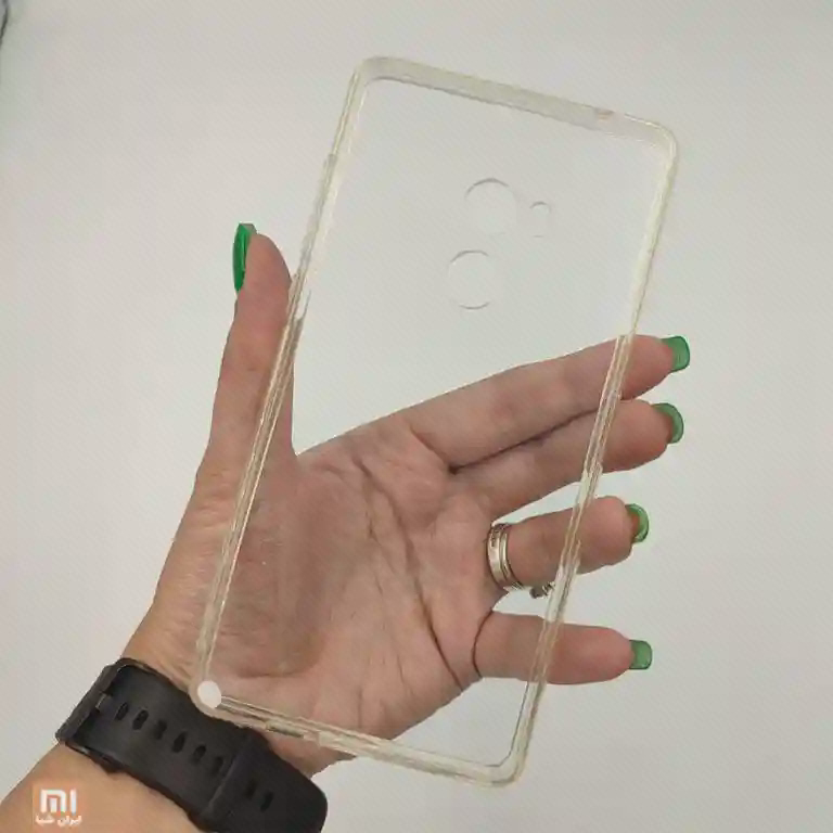 قاب شیشه ای ژله ای Mi Max 2 شفاف روی کف دست