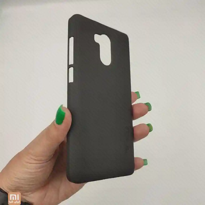 نمای باریک جانبی قاب نیلکین Redmi 4 Prime در دست