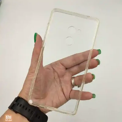 قاب شیشه ای ژله ای Mi Max 2 شفاف روی کف دست