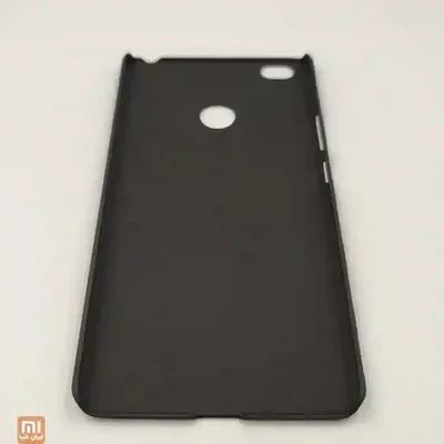 نمای داخل قاب نیلکین Mi Max 2 و برش دکمه‌های جانبی