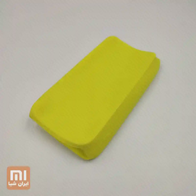 روکش زرد پاوربانک Redmi 20000 کاور زرد پاوربانک Redmi 20000mAh از نمای مایل