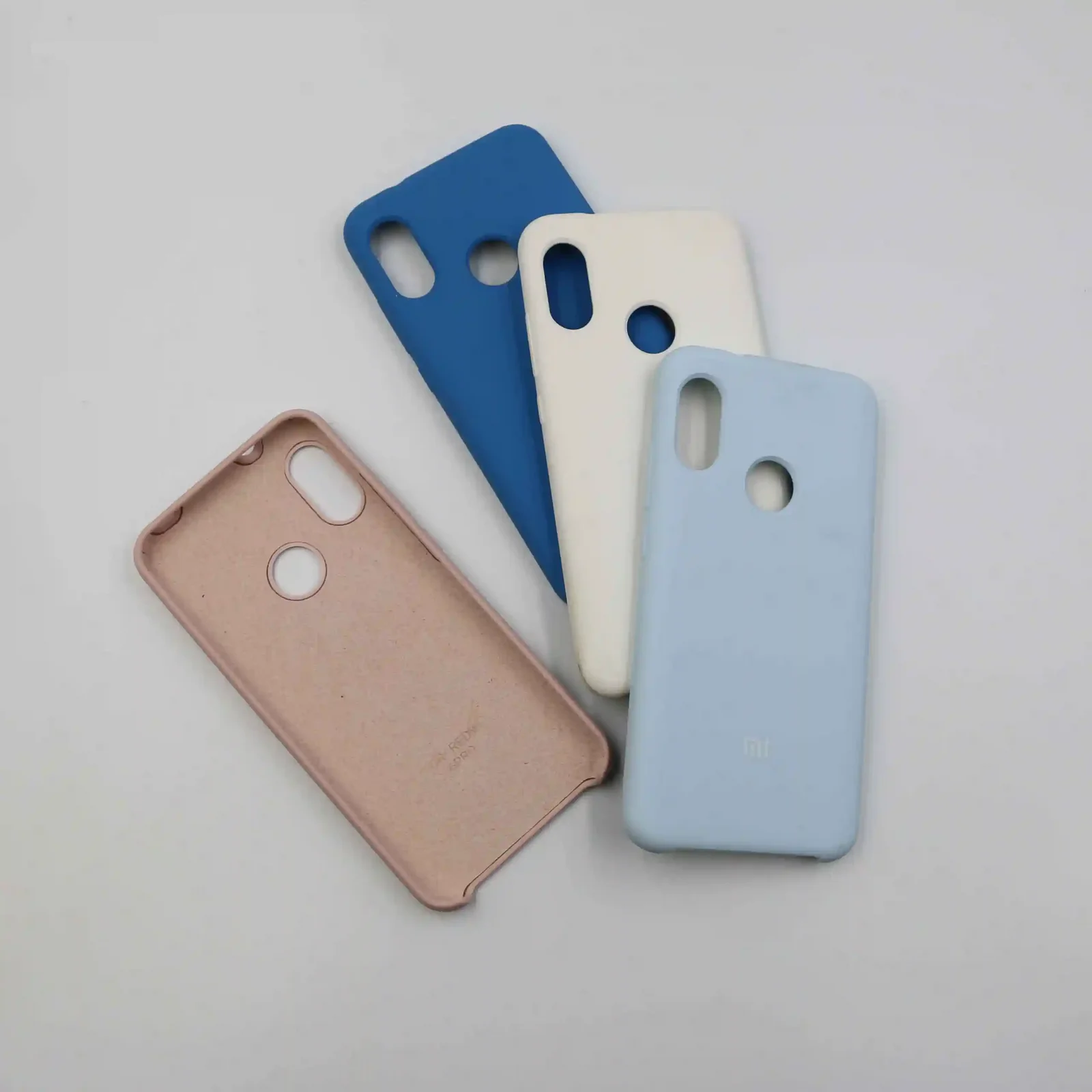 کاور سیلیکونی اورجینال شیائومی مدل Redmi 6 pro / MI A2Lite - تصویر 1 کاور سیلیکونی اورجینال شیائومی مدل Redmi 6 pro / MI A2Lite - تصویر 1