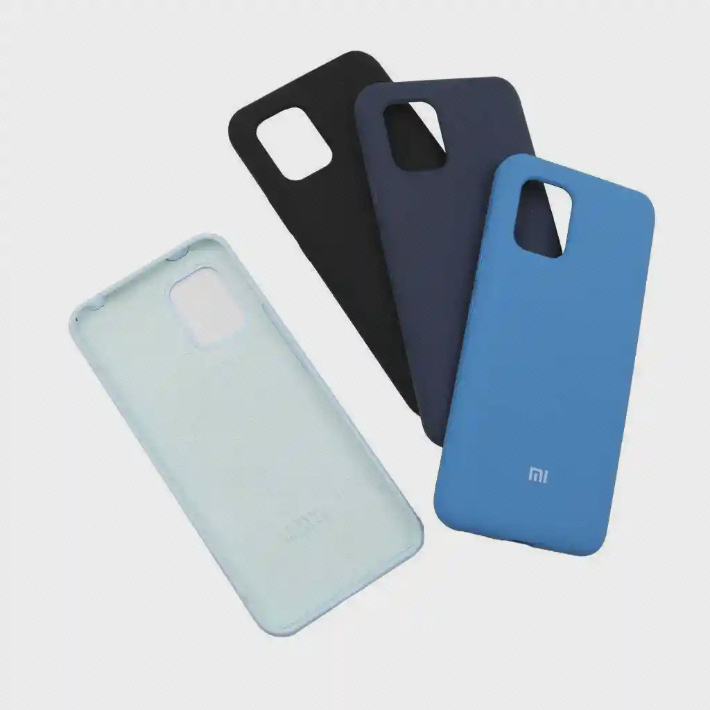 چند کاور Mi 10 Lite 5G در رنگ‌های آبی تیره و روشن کنار هم