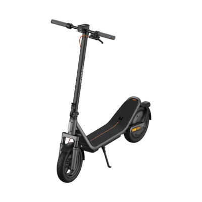 نمای اصلی Xiaomi Electric Scooter 6 اسکوتر برقی مشکی شیائومی Xiaomi Electric Scooter 6 در نمای کامل