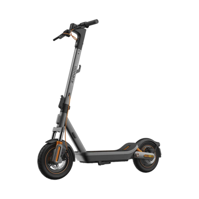 نمای کامل جانبی اسکوتر برقی Xiaomi Electric Scooter 6 Max با جزئیات نارنجی