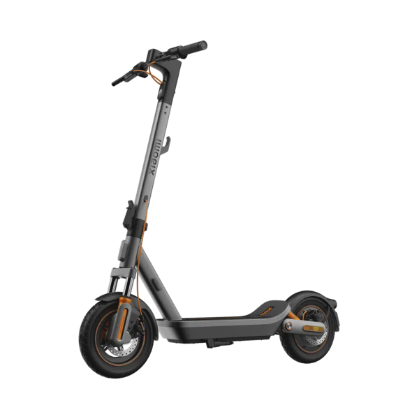 نمای اصلی اسکوتر برقی شیائومی 6 Max نمای کامل جانبی اسکوتر برقی Xiaomi Electric Scooter 6 Max با جزئیات نارنجی