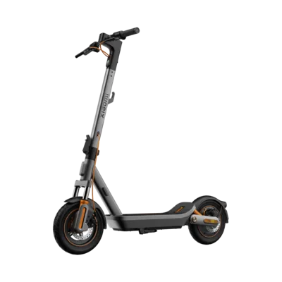 نمای کامل Xiaomi Electric Scooter 6 Max روی زمینه سفید