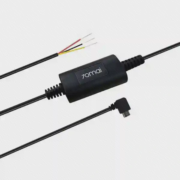 ماژول 70mai UP02 و نمای فیش micro-USB زاویه‌دار در کنار سه سیم