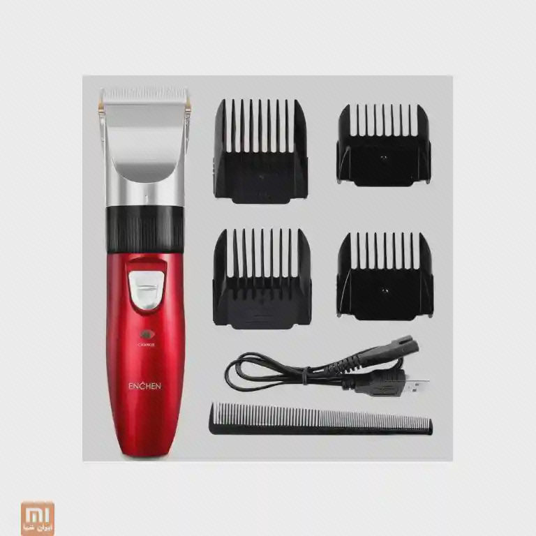 Sharp R قرمز کنار چهار شانهٔ راهنما، شانهٔ دستی و کابل USB با فیش مخصوص