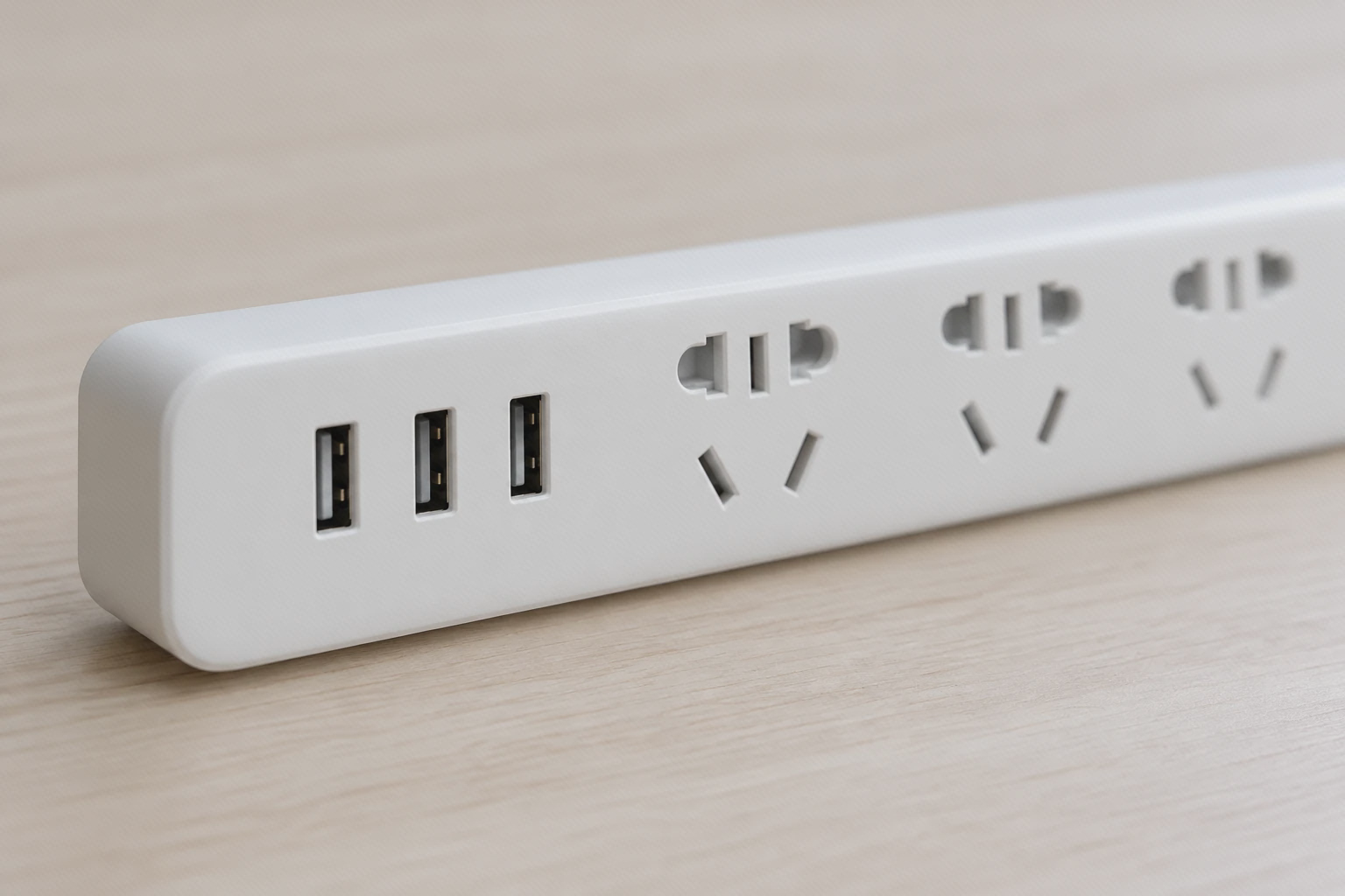 نمای نزدیک سه درگاه USB-A و جای پریزهای چندراهی شیائومی XMCXB01QM نمای نزدیک سه درگاه USB-A و جای پریزهای چندراهی شیائومی XMCXB01QM