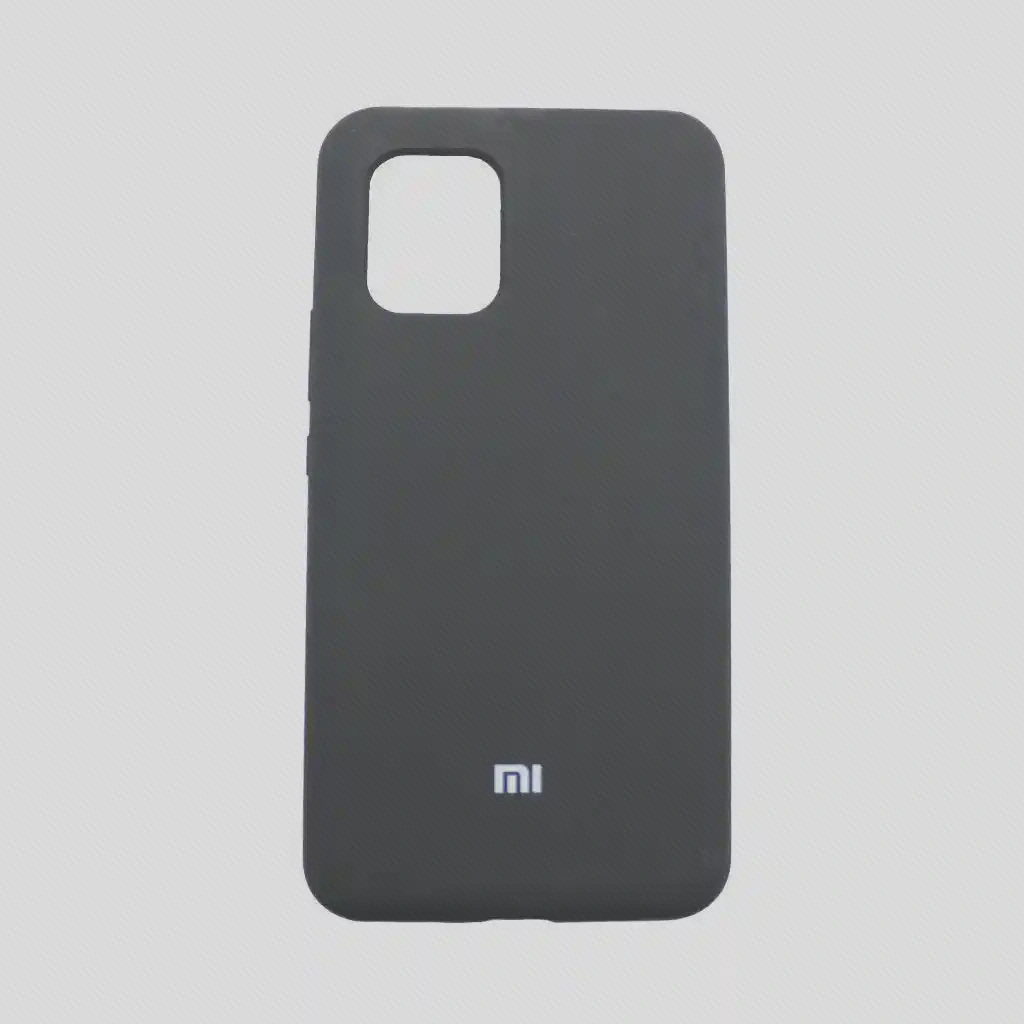 کاور مشکی Mi 10 Lite 5G با بازشوی مستطیلی دوربین در گوشهٔ بالا