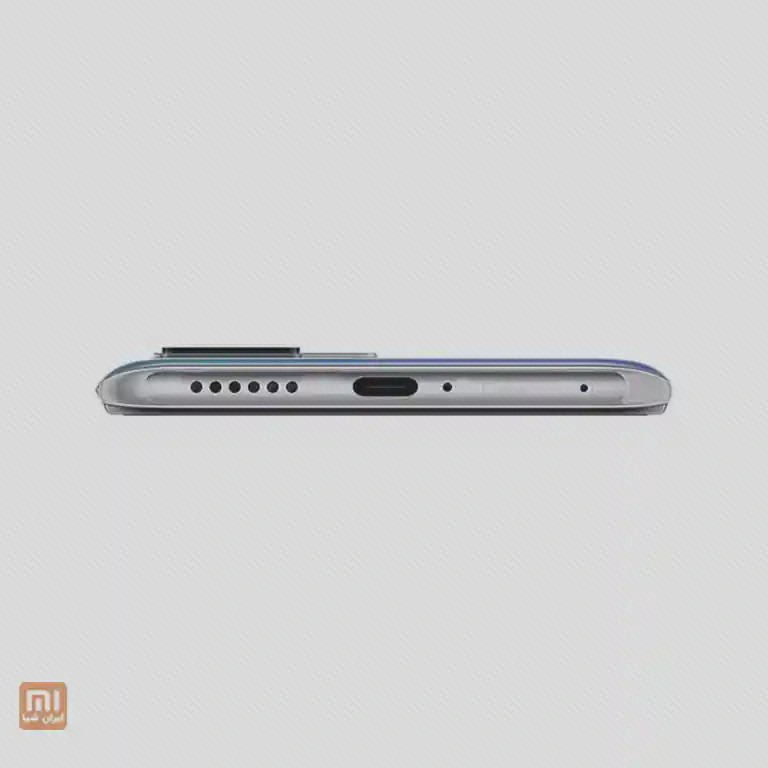 لبهٔ پایین Xiaomi 11T Pro با درگاه USB-C و ردیف سوراخ‌های بلندگو