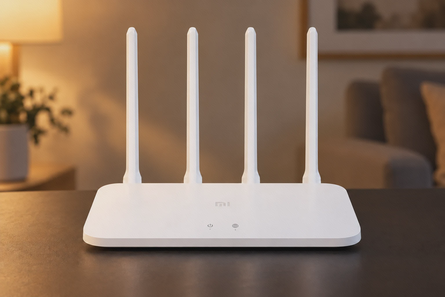 بدنه و آنتنهای Mi Router 4C نمای نزدیک بدنهٔ سفید کمارتفاع و چهار آنتن روتر شیائومی Mi Router 4C از جلو