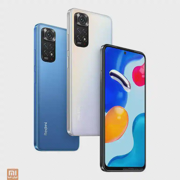چیدمان مایل جلوی Redmi Note 11S کنار پشت آبی و روشن گوشی