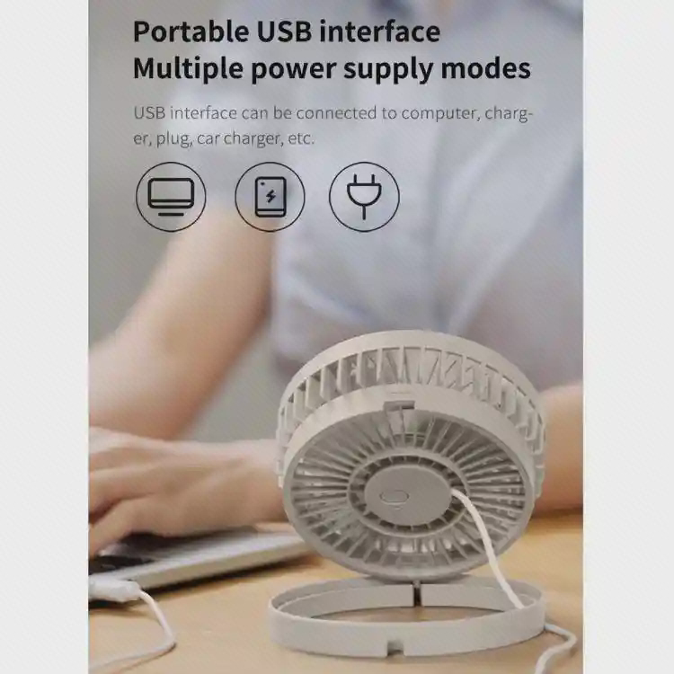 پشت پنکهٔ تاشوی VH F17 با کابل USB متصل و سر مایل روی پایهٔ حلقه‌ای