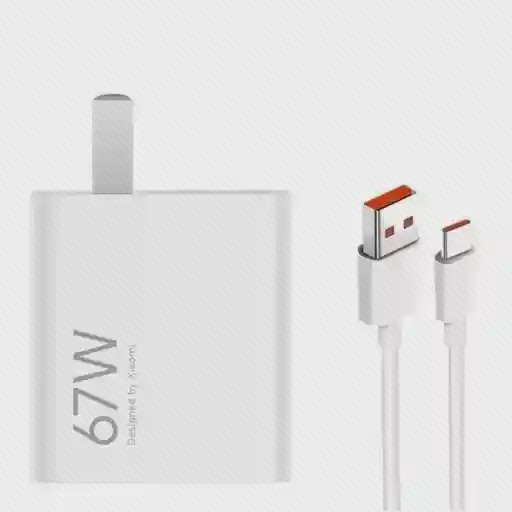 آداپتور سفید ۶۷ وات شیائومی کنار کابل USB-A به USB-C
